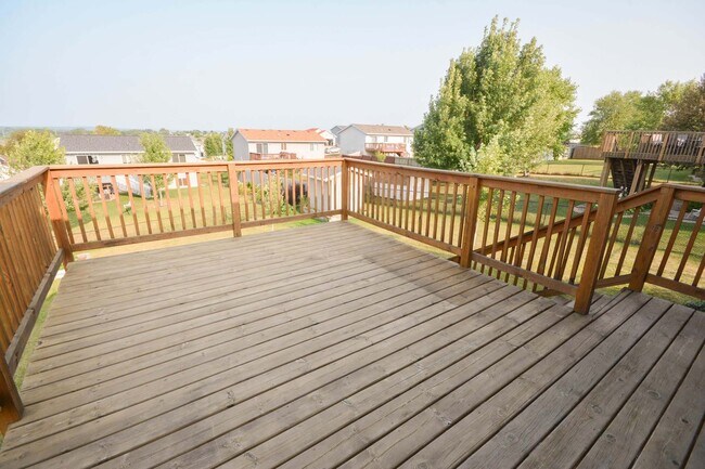 Building Photo - Great NW Home with Fenced Yard Near Gibbs Elementary