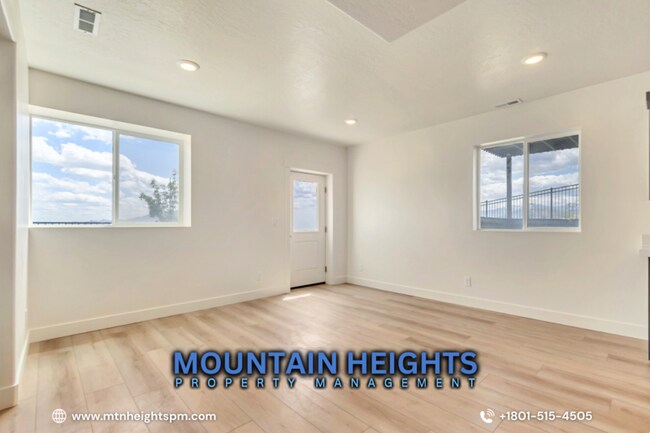 Building Photo - 3727 N 900 W