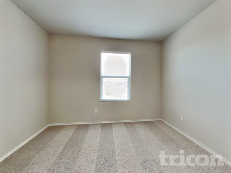 Building Photo - 5129 Sidesaddle Dr