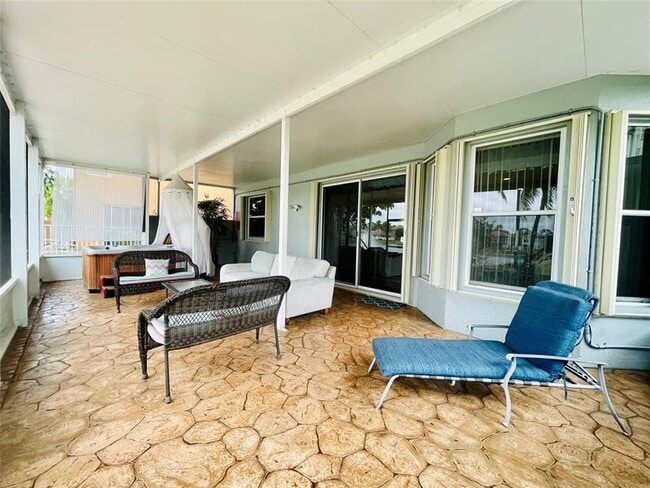 Building Photo - 6911 Sea Daisy Dr