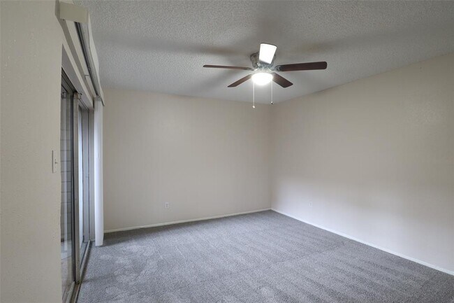 Building Photo - 6601 Sands Point Dr