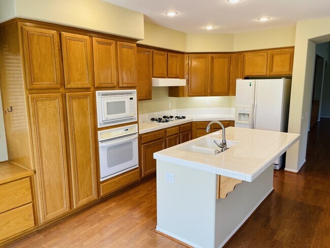 Building Photo - 30962 Crystalaire Dr