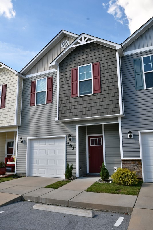 Building Photo - MOVE-IN READY Carolina Forest