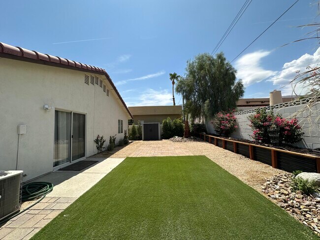 Building Photo - 54445 Avenida Alvarado