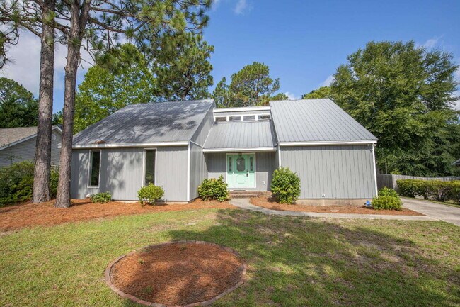 Building Photo - "Charming 3-Bedroom Retreat with Granite Touches and Cozy Fireplace on Winchester Rd!"