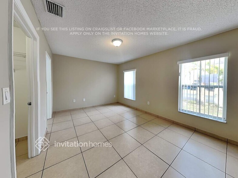 Building Photo - 8410 SW 157th Ct