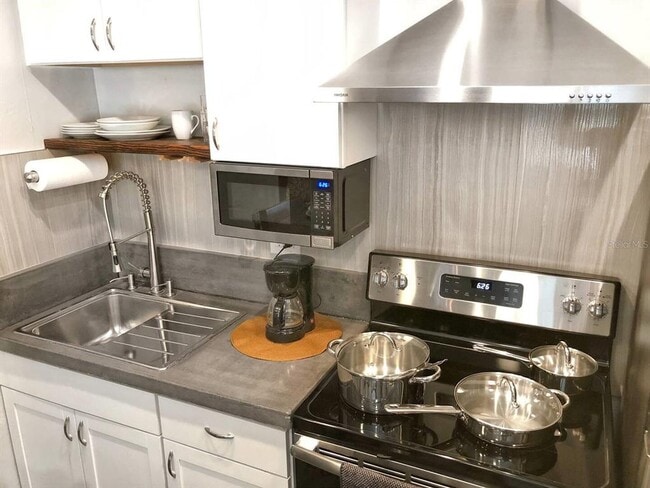 Building Photo - 1235 22nd Ave S