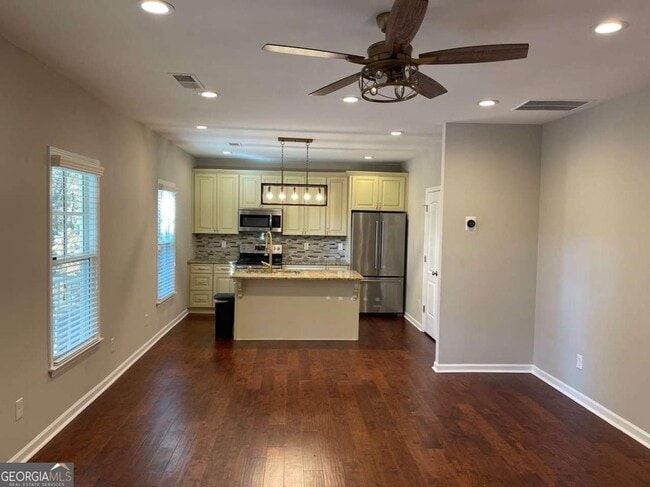 Building Photo - 3544 College St