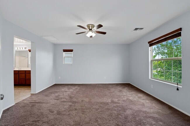 Building Photo - 2220 S Ponderosa Dr
