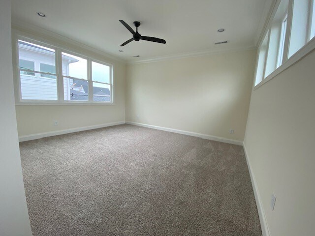 Building Photo - 925 Horizon Dr