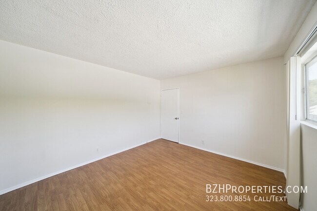 Building Photo - 1220 N Ogden Dr