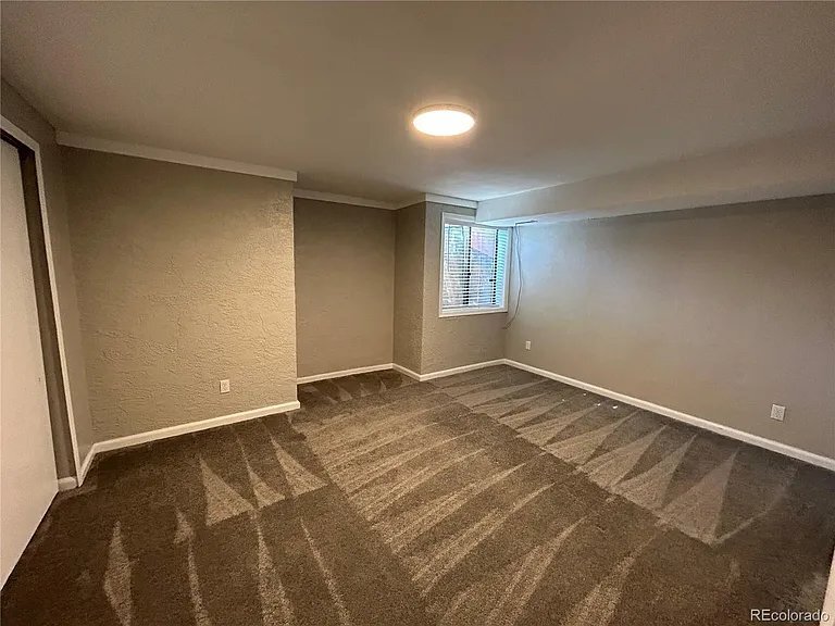 Building Photo - 440 W Rockrimmon Blvd