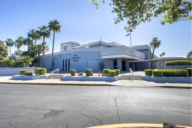 Building Photo - 1765 E Pepper Cir