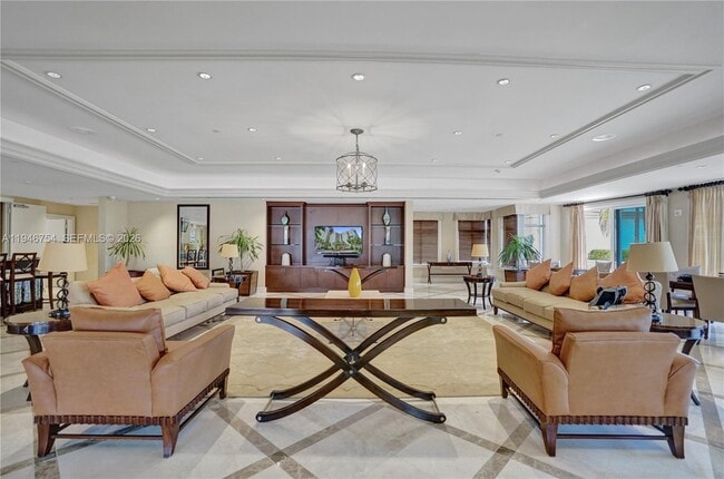 Building Photo - 20000 E Country Club Dr