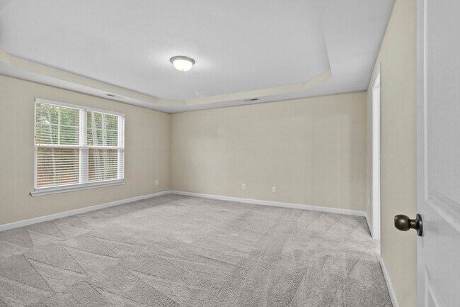 Building Photo - 405 Crestmont Ct