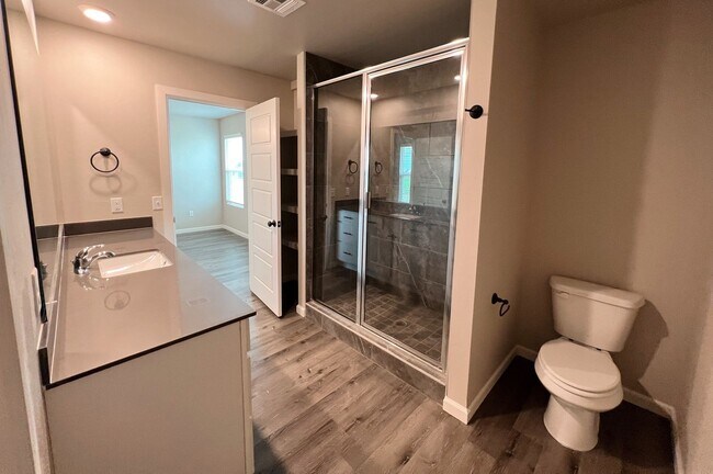 Building Photo - Townhome For Rent NW OKC!