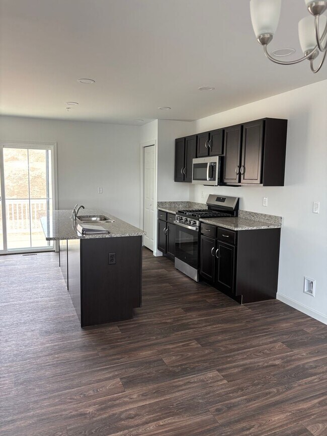 Building Photo - New Build! 3 Bedroom, 2.5 Bath NOW AVAILABLE!