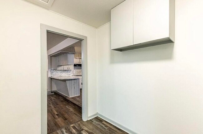 Building Photo - 5426 43rd St