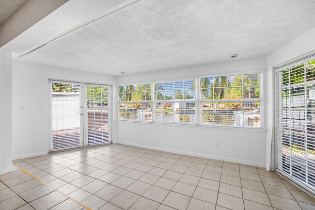 Building Photo - 312 Tallahassee Dr NE