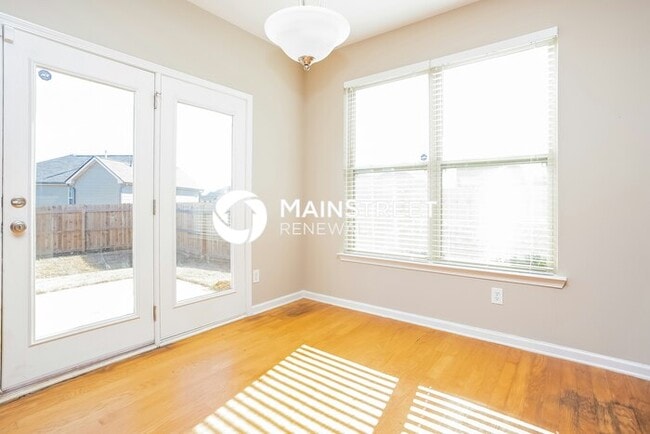 Building Photo - 5 Bedroom Pet-Friendly Home in Atlanta, GA with Main Street Renewal