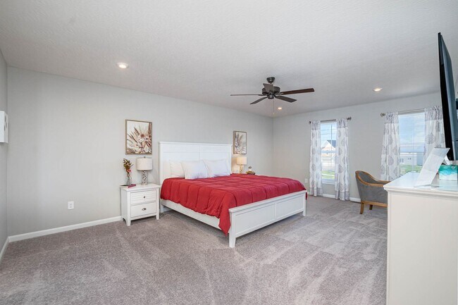 Building Photo - Brand new and fully furnished corporate executive home