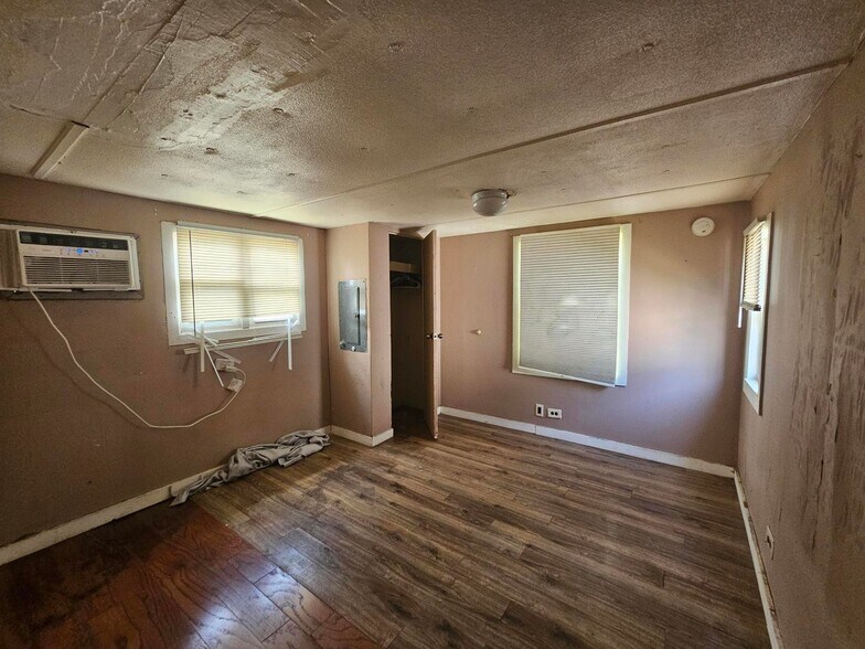 Building Photo - 920 Boardwalk Ln