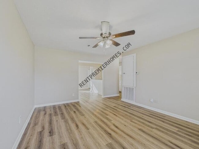 Building Photo - 1 Coral Ln