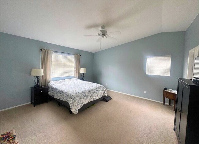 Building Photo - 3BD 2.5BA In Santa Maria, CA