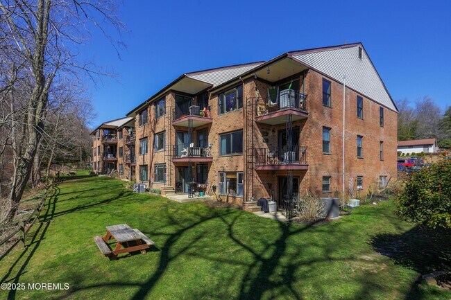 Building Photo - 200 Portland Rd