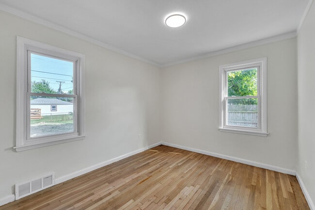 Building Photo - 14521 Trenton Rd