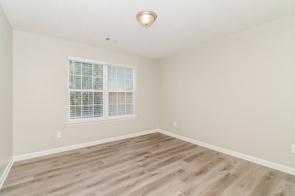 Building Photo - 6640 Delaware Bend