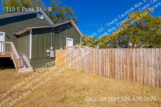 Building Photo - 315 S Park St