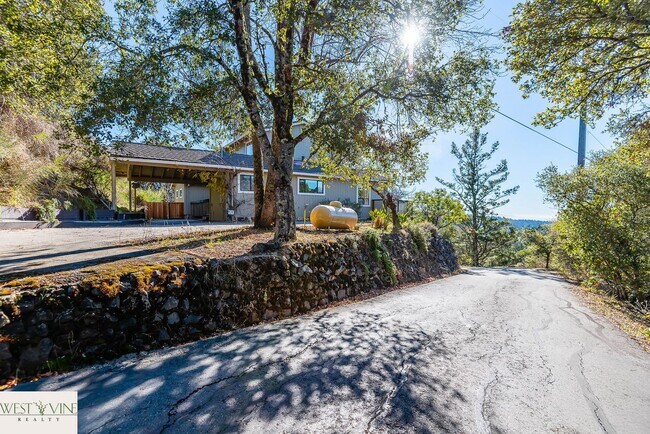 Building Photo - Oceanview Mountain Retreat Home On 3+ Acres