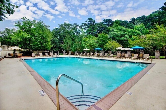 Building Photo - 28106 Plantation Dr NE