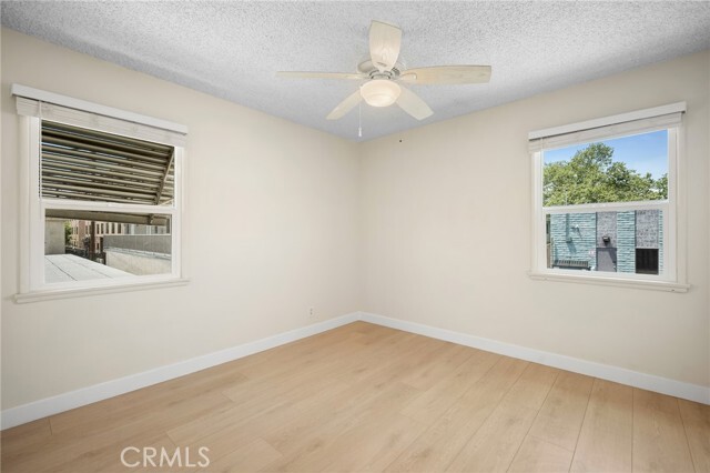 Building Photo - 1009 W Angeleno Ave