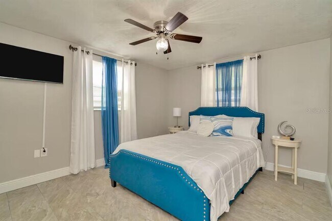 Building Photo - 8937 Catalina Dr