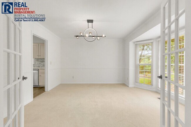 Building Photo - Beautiful Brentwood 3 BD home with attache...