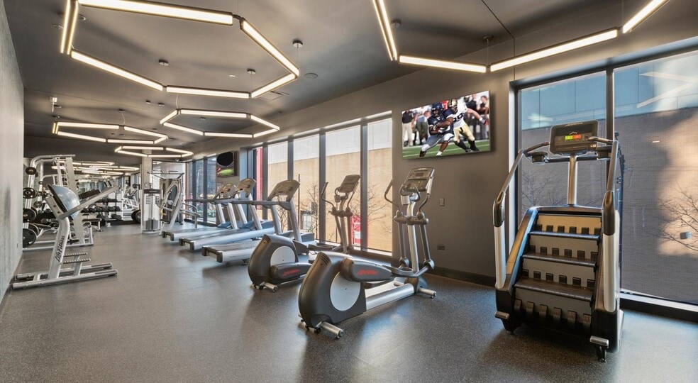 Building Photo - 1117 W Van Buren St