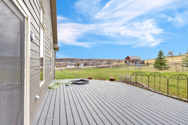 Composite Deck - 251 Dune Dr