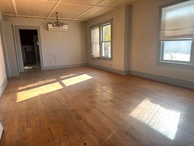 Building Photo - 2309 Houston St