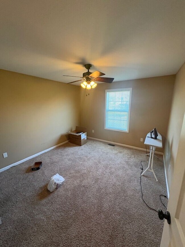 Building Photo - Duplex for Rent in Washington IL - 2 bedrooms/2baths