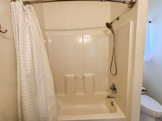 Building Photo - Charming 1-bedroom, 1-bathroom house