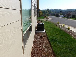 Building Photo - 2507 Locksley Ave SE