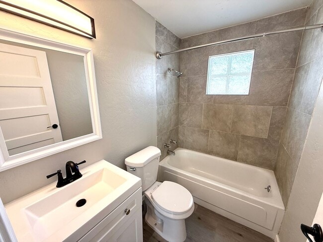 Building Photo - Charming Newly Updated 1 Bed / 1 Bath in the Heart of Kingman- Available Now!