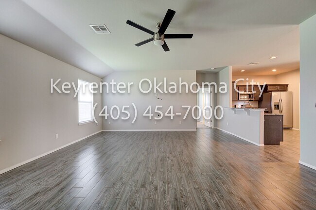 Building Photo - Modern Single Family Home in El Reno, OK!