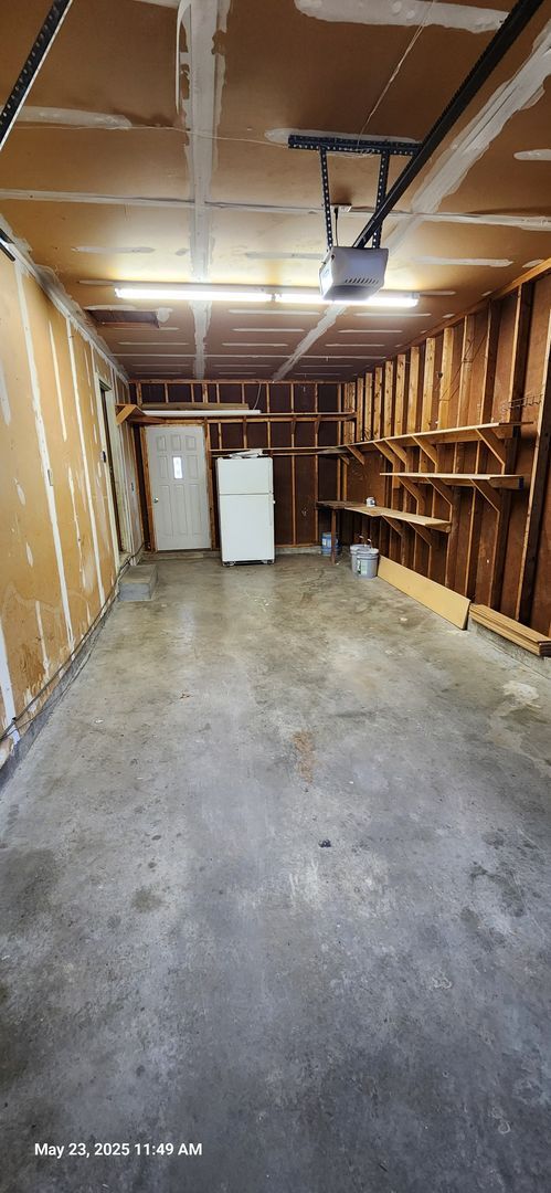 Building Photo - You'll love this 2BR + bsmt bonus rooms ra...