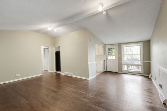 Building Photo - COMING SOON! 4 Bed 2 Bath Kansas City Home...