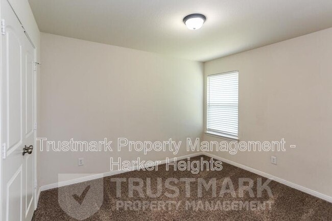 Building Photo - 3050 Dade Loop