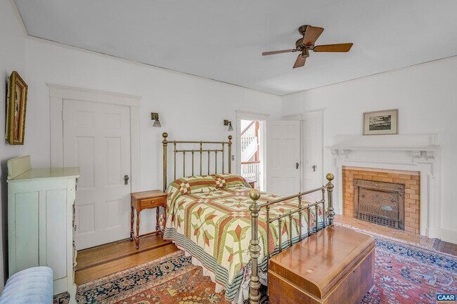 Building Photo - 502 Park Hill