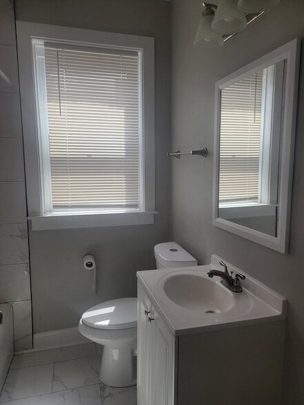 Building Photo - 7918 S Essex Ave